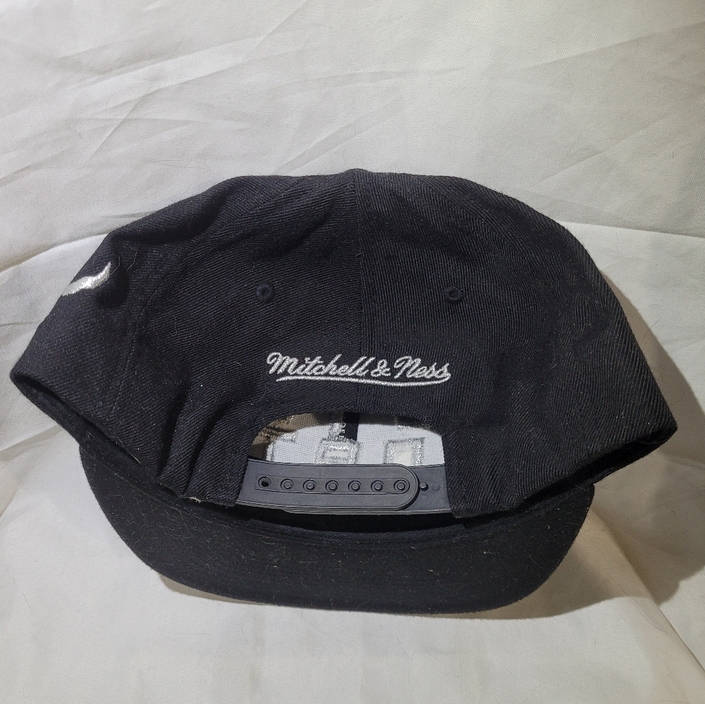 2FOR$40 NBA RAPTORS SNAPBACK - Picture 3 of 4